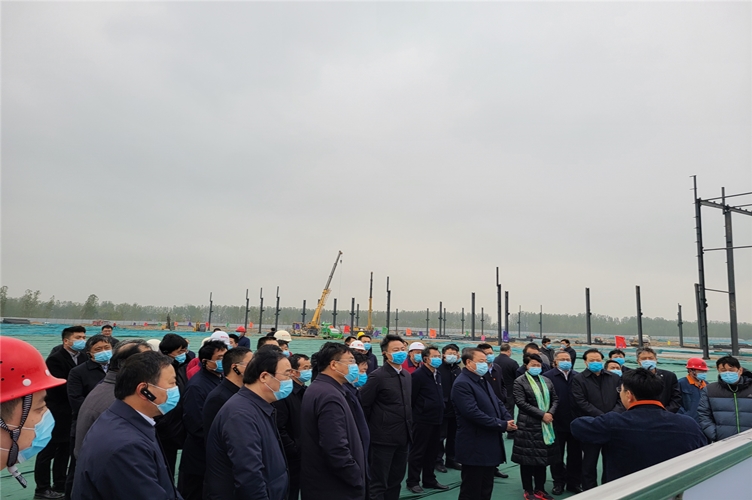 濮阳各级领导在听取濮耐项目汇报_副本.jpg 濮阳各级领导在听取濮耐项目汇报_副本.jpg